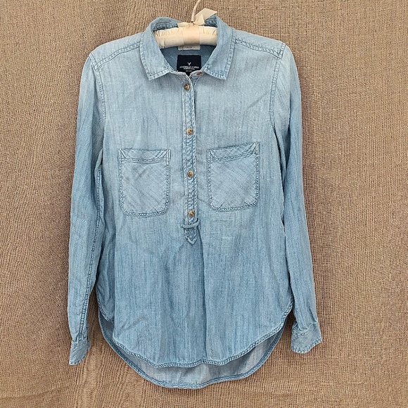 American Eagle Outfitters Tops - AEO Boyfriend Fit Hi-Lo Denim
